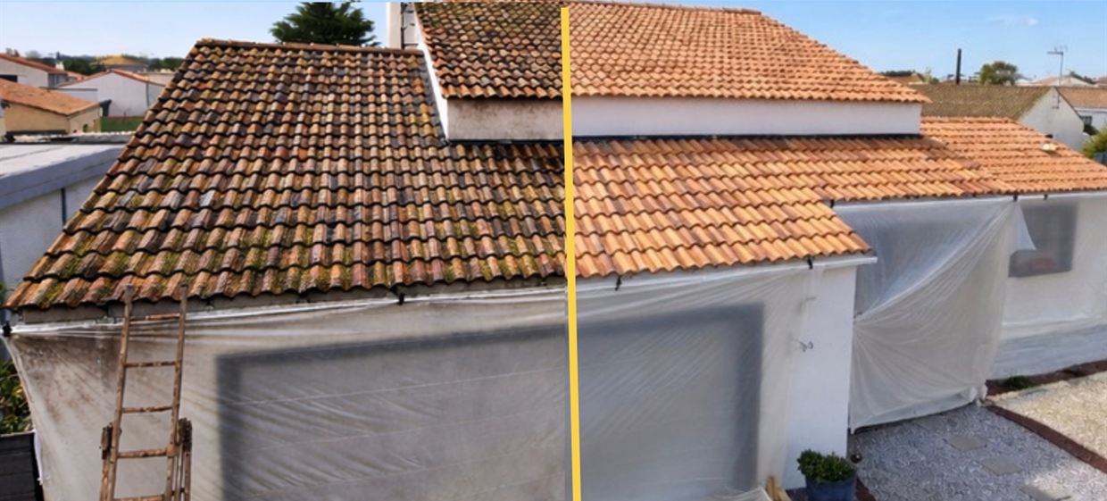 Toiture en tuiles couverte de mousse à gauche, la même toiture nettoyée à droite
